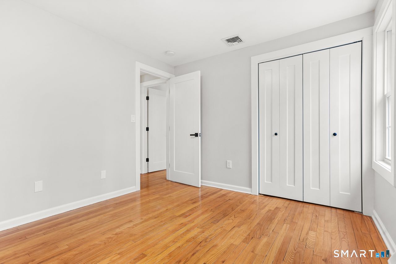 202 Hogan Road Hamden, CT 06518 - Photo 32 of 40