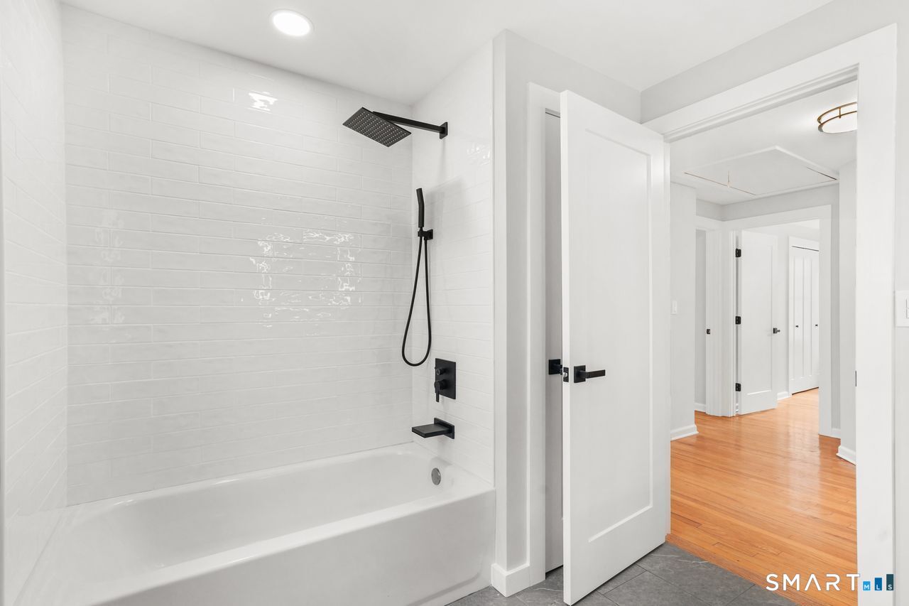 202 Hogan Road Hamden, CT 06518 - Photo 37 of 40