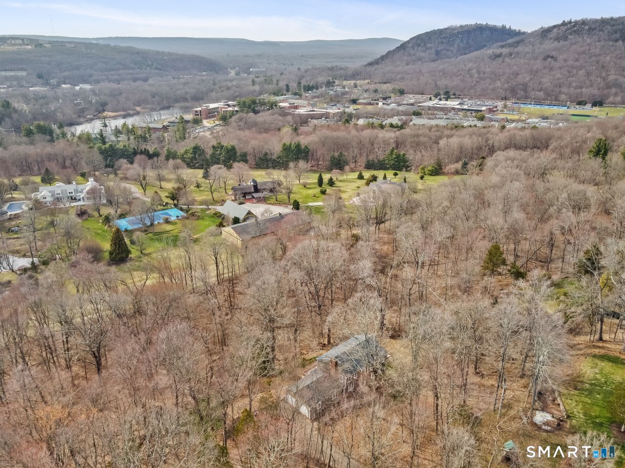 202 Hogan Road Hamden, CT 06518 - Photo 4 of 40