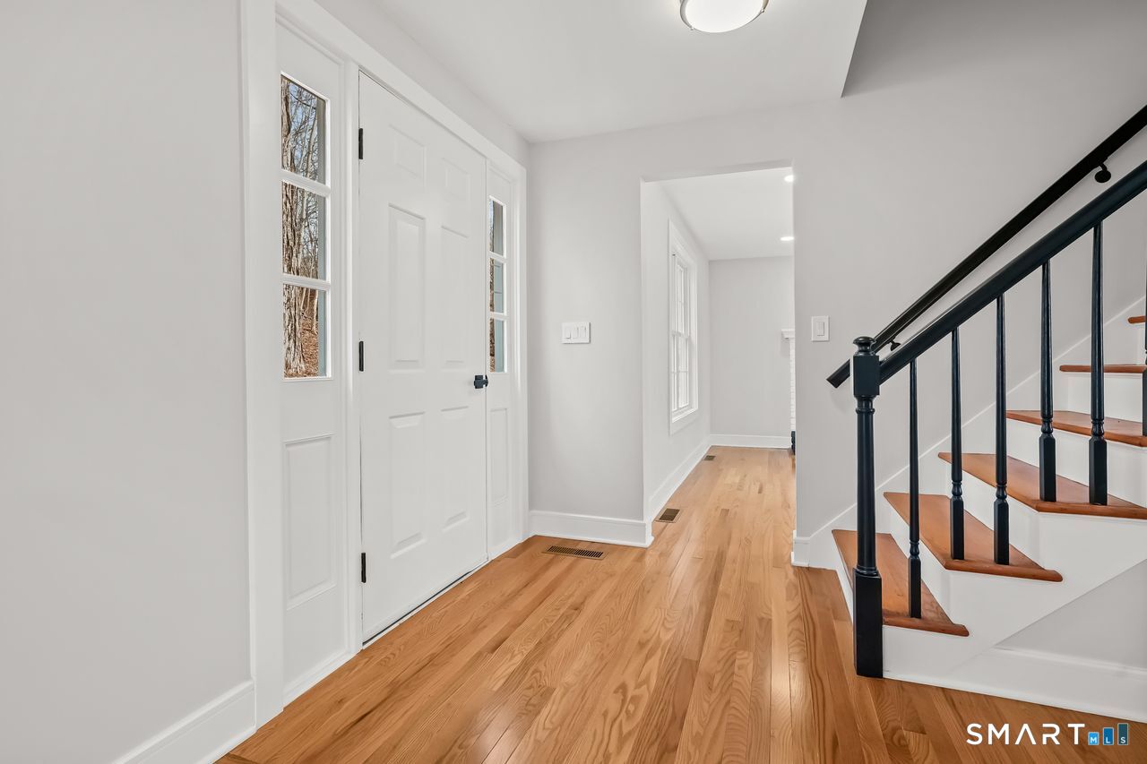 202 Hogan Road Hamden, CT 06518 - Photo 6 of 40