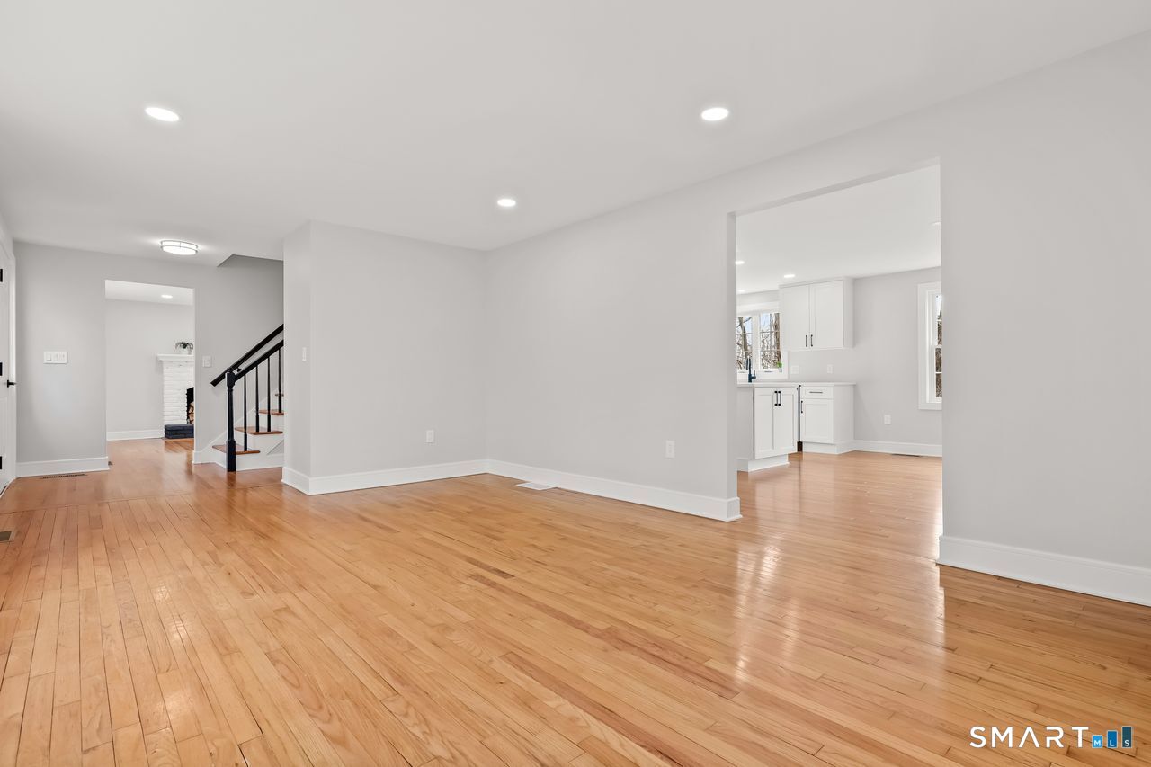 202 Hogan Road Hamden, CT 06518 - Photo 8 of 40