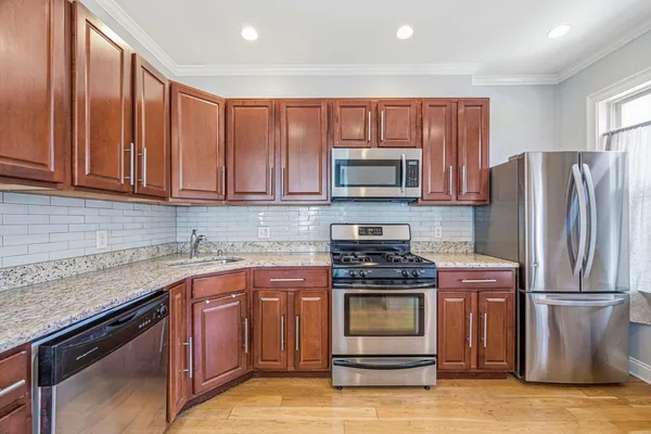 $1,050,000 | 693 East 7th Street, Unit 1, Boston, MA 02127