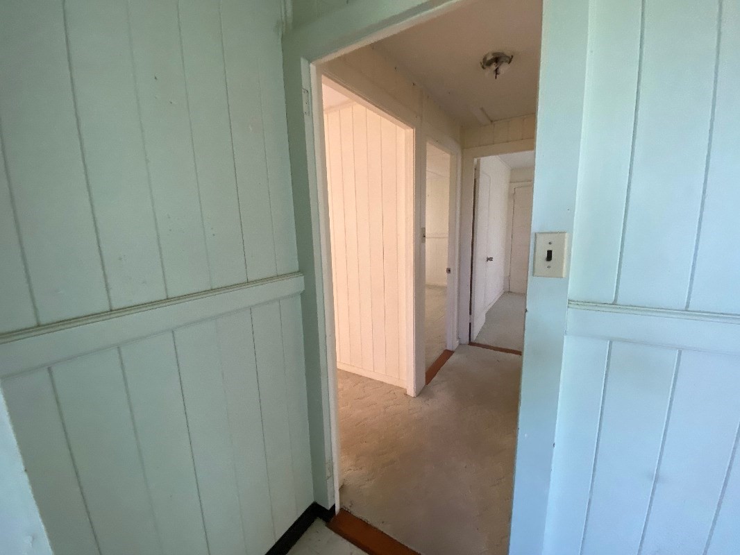17-324 Volcano Road Kurtistown, HI 96749 - Photo 10 of 30 a view of hallway with closet