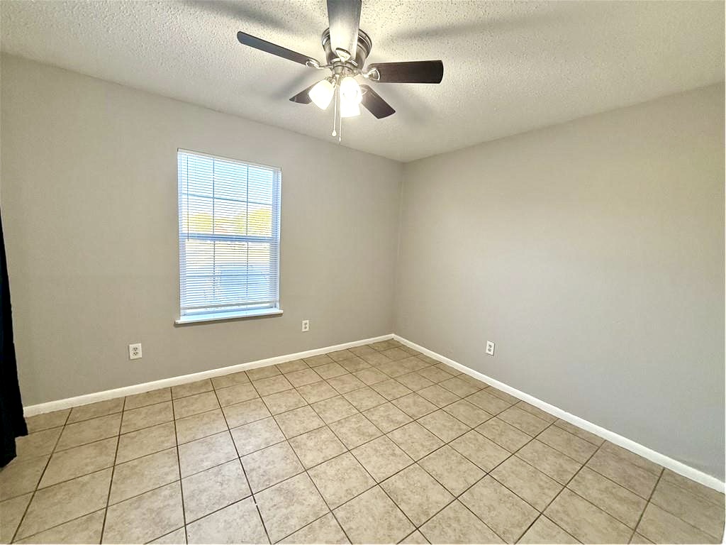 2000 Kazmeier, Unit 31 Bryan, TX 77802 - Photo 8 of 11 Gallery Image 8