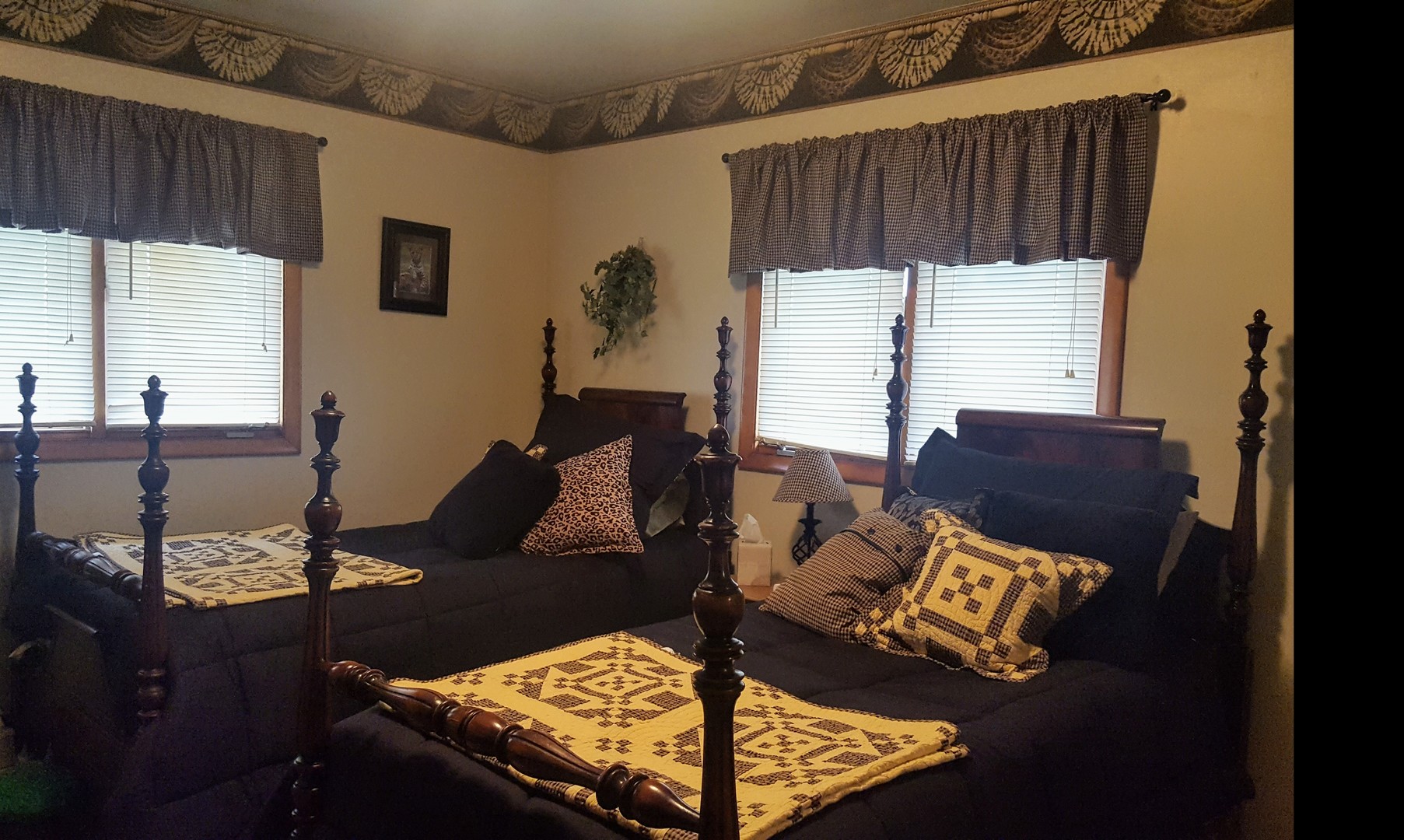 2502 Tower Road West Brooklyn, IL 61378 - Photo 9 of 26 a living room with furniture and a window