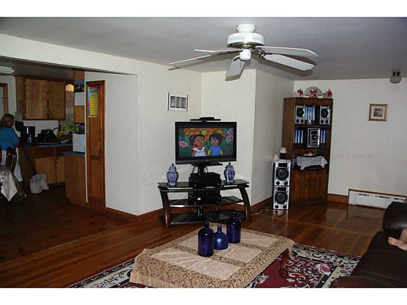 303 Mitchell's Lane Middletown, RI 02842 - Photo 7 of 12 Living Room.