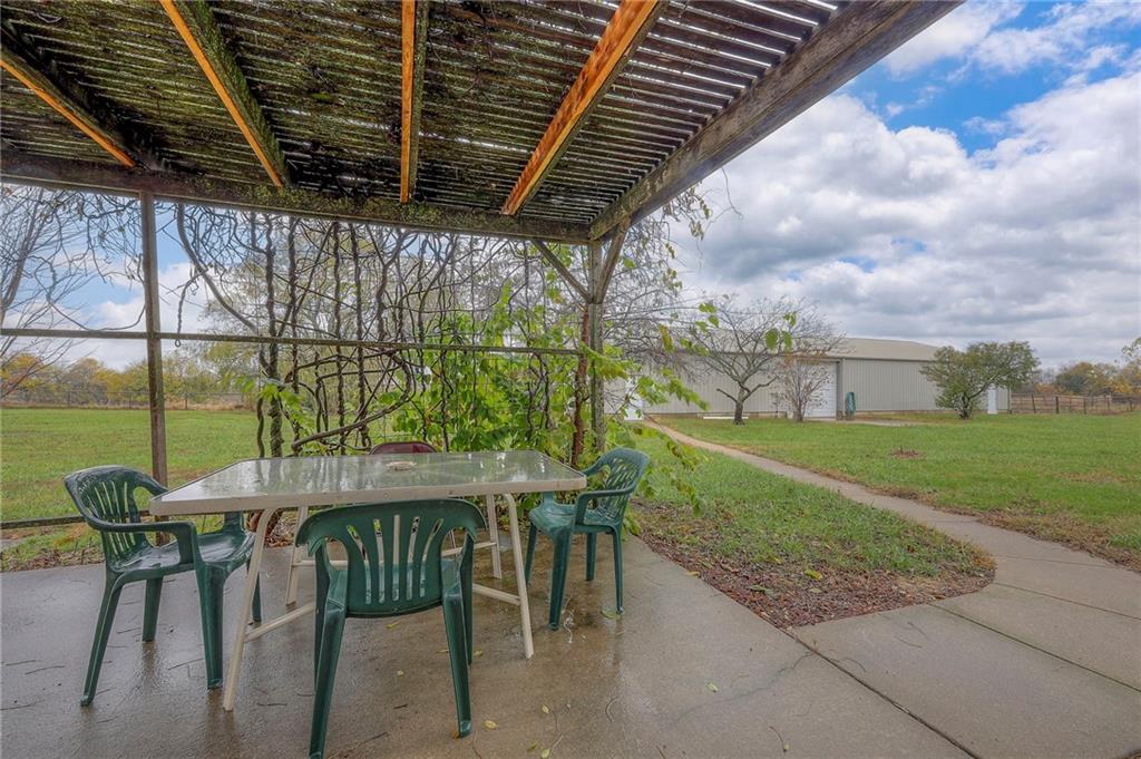 33270 Switzer Road Paola, KS 66071 - Photo 13 of 49