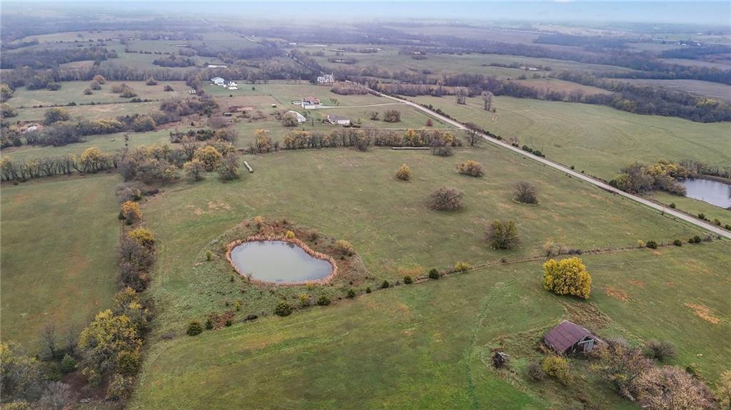 33270 Switzer Road Paola, KS 66071 - Photo 5 of 49