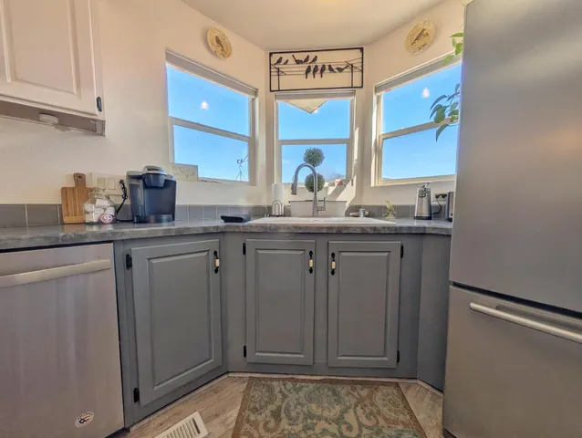 $319,900 | 5829 West Park Drive, Ione, CA 95640