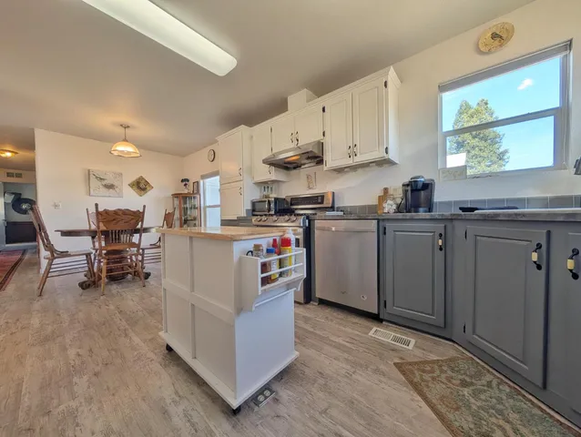 $319,900 | 5829 West Park Drive, Ione, CA 95640