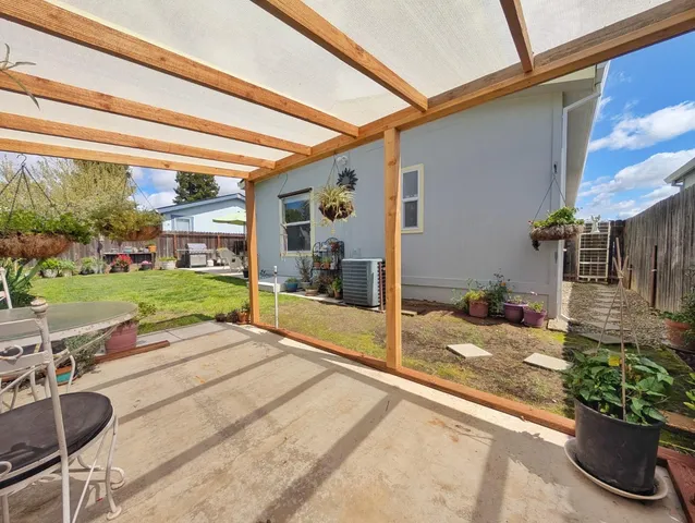 $319,900 | 5829 West Park Drive, Ione, CA 95640