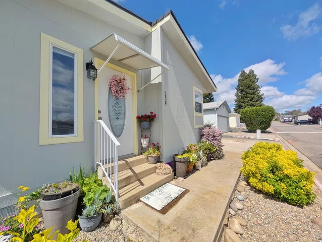 $319,900 | 5829 West Park Drive, Ione, CA 95640