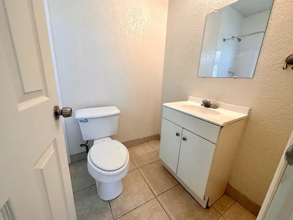 $1,375 | 2005 Broward Avenue, Unit 2, West Palm Beach, FL 33407