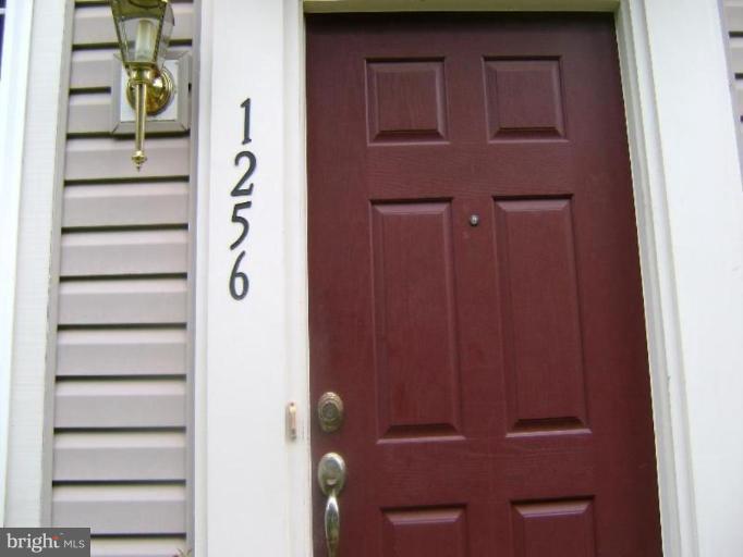 1256 Vintage Place Reston, VA 20194 - Photo 2 of 16 Exterior #2