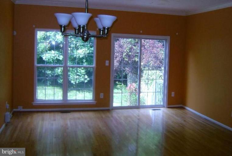 1256 Vintage Place Reston, VA 20194 - Photo 6 of 16 Dining Room