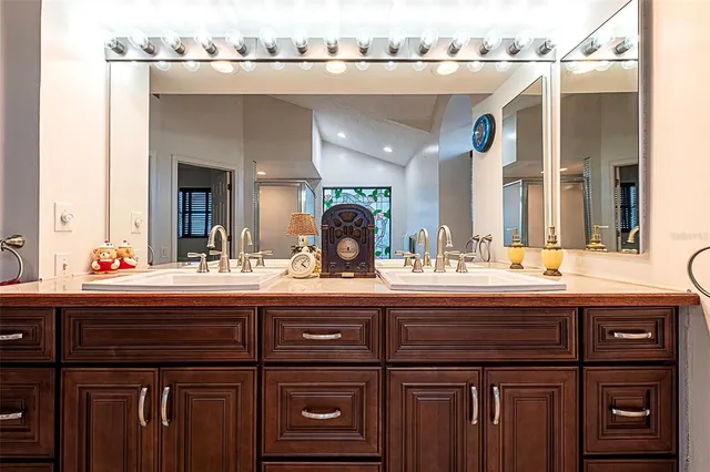 $800,000 | 450 Waterford Circle East, Tarpon Springs, FL 34688