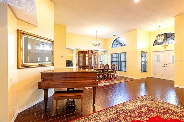 $800,000 | 450 Waterford Circle East, Tarpon Springs, FL 34688