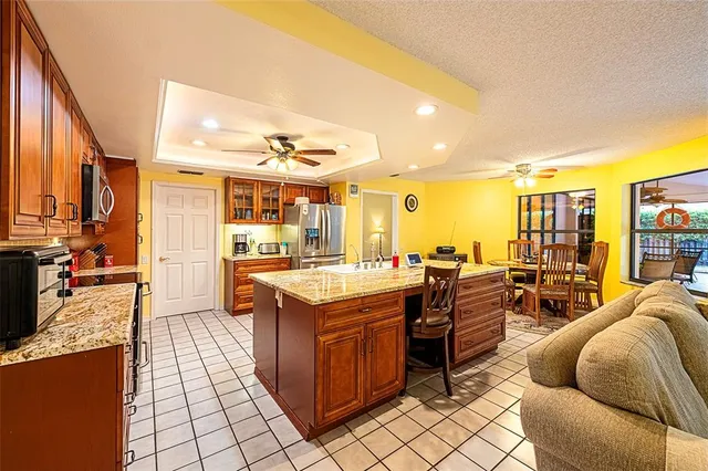 $800,000 | 450 Waterford Circle East, Tarpon Springs, FL 34688