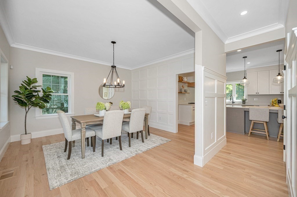 54 Dana Road Reading, MA 01867 - Photo 4 of 32 Gallery Image 4