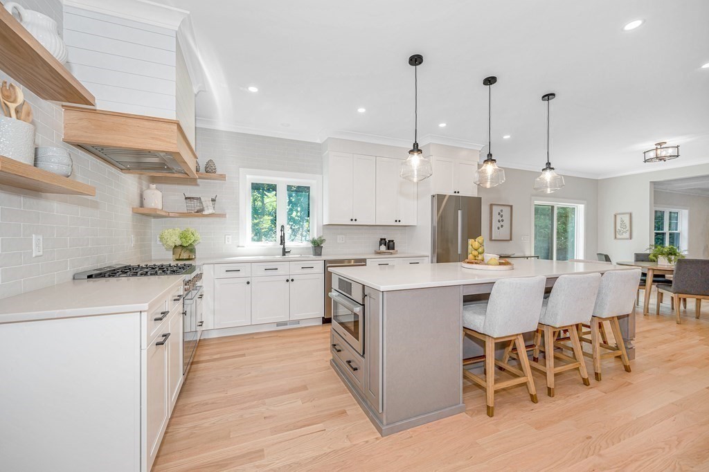 54 Dana Road Reading, MA 01867 - Photo 6 of 32 Gallery Image 6