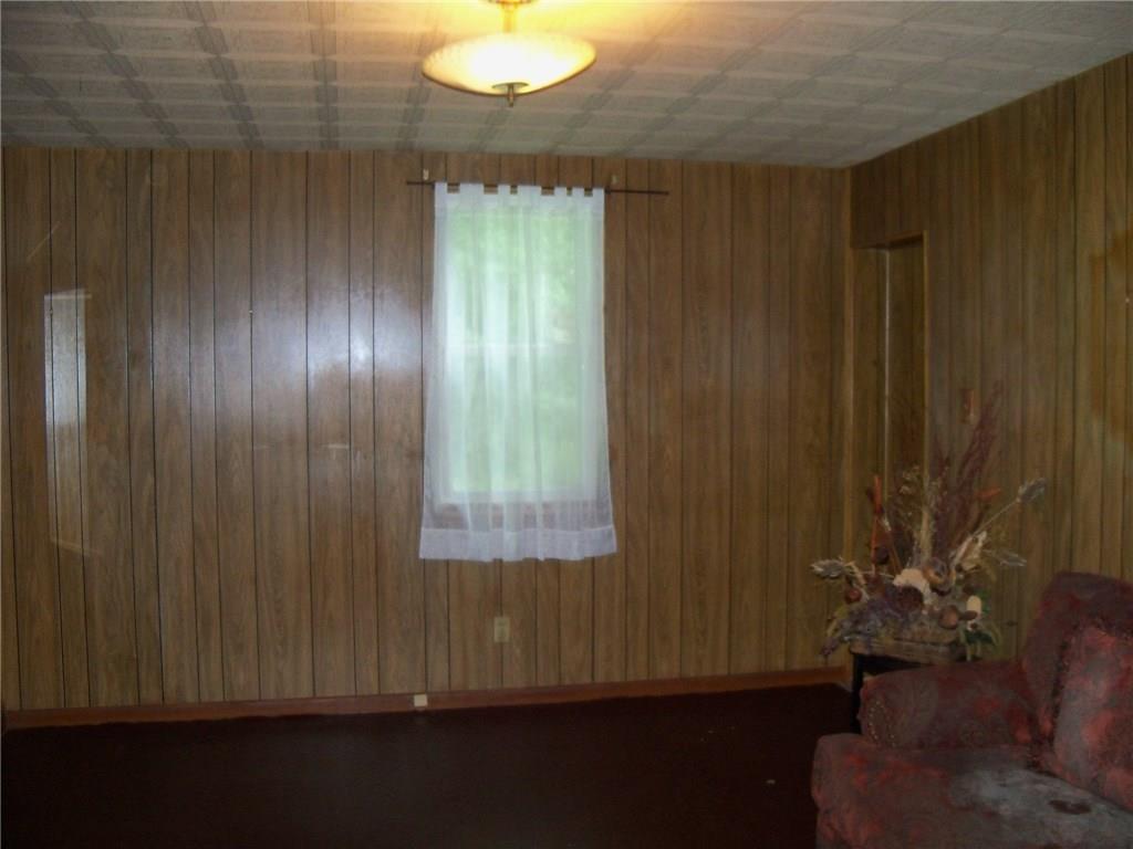 331 Riverview Street McKees Rocks, PA 15136 - Photo 2 of 16 Gallery Image 2