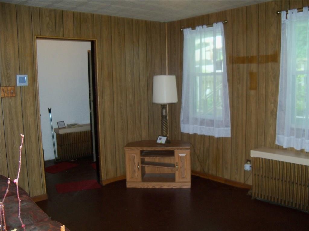 331 Riverview Street McKees Rocks, PA 15136 - Photo 3 of 16 Gallery Image 3