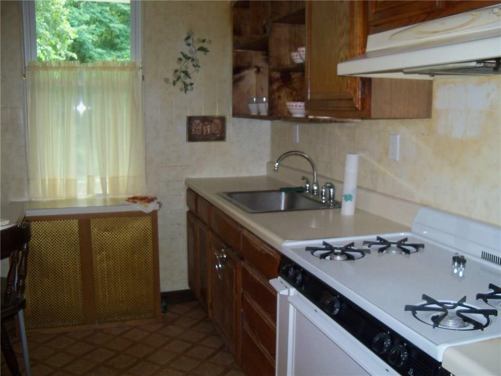 331 Riverview Street McKees Rocks, PA 15136 - Photo 6 of 16 Gallery Image 6