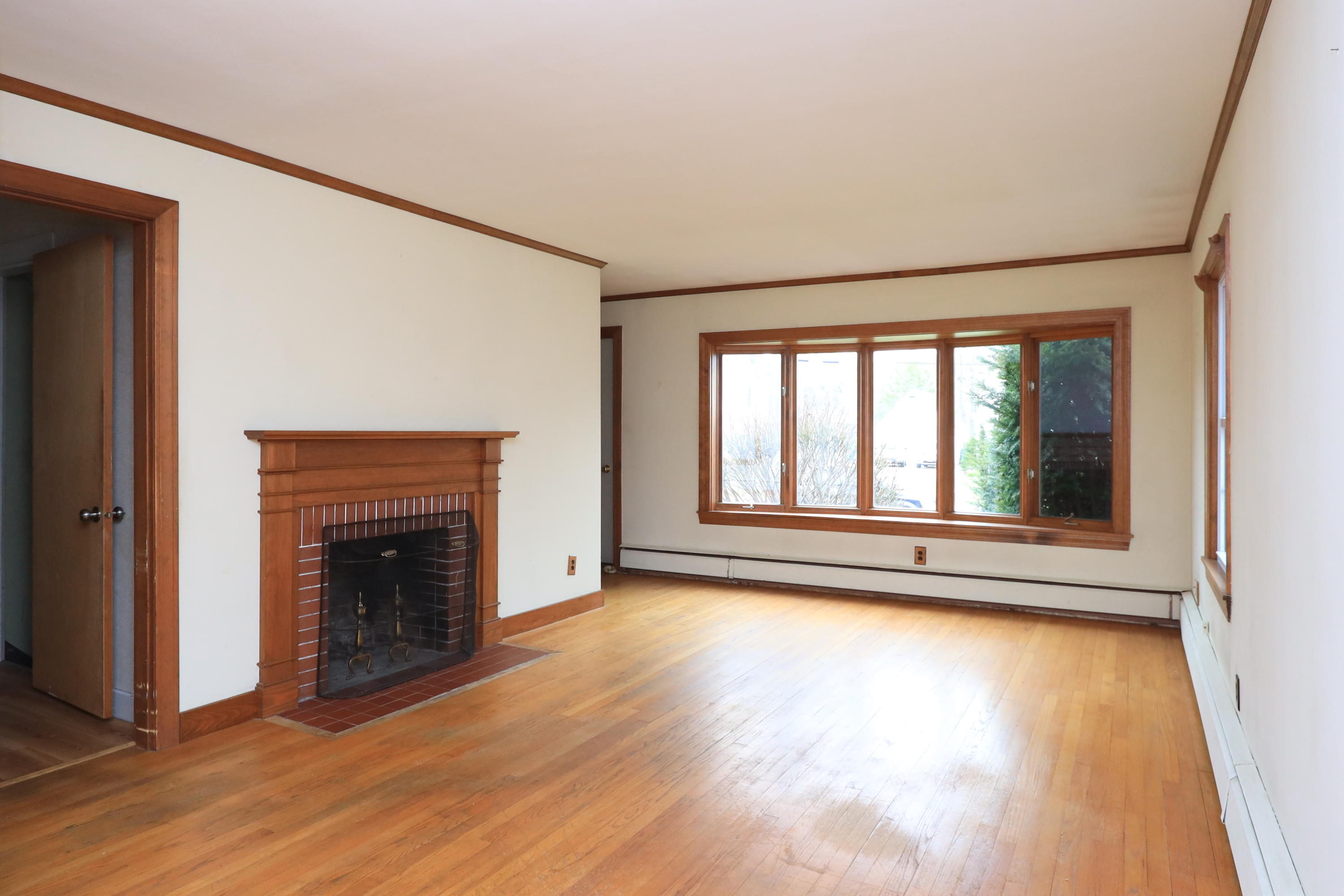 42 Silver Road Bangor, ME 04401 - Photo 10 of 30 10 Living Room