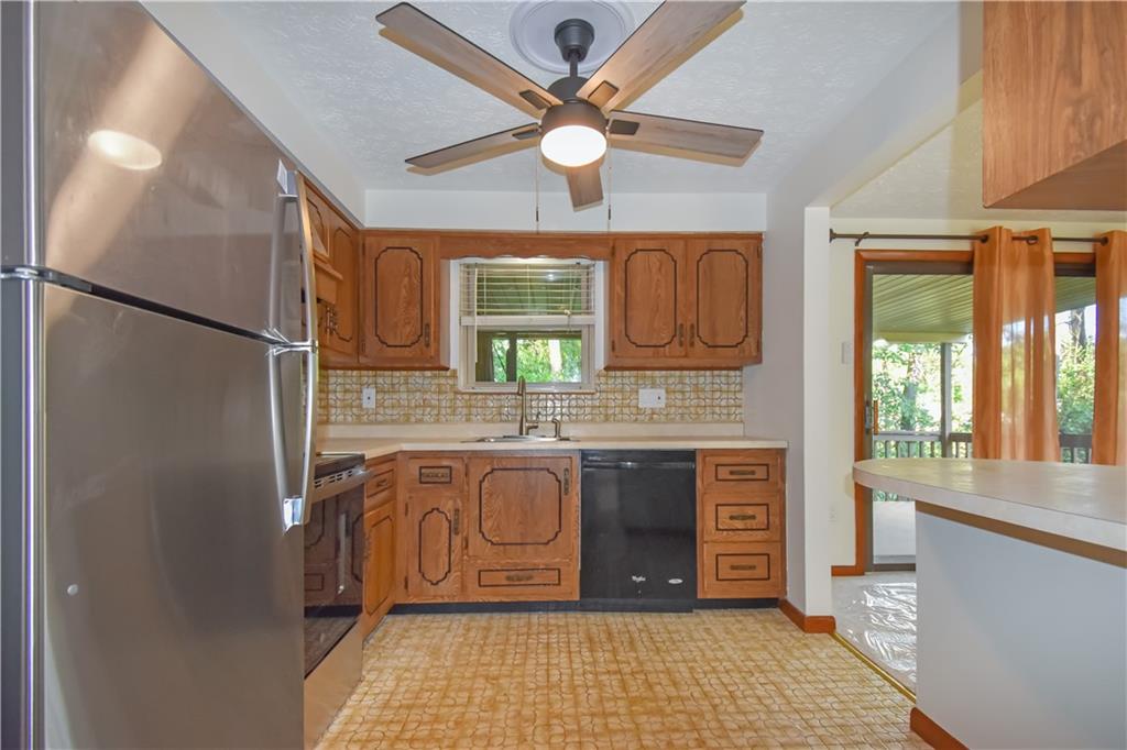 16 Wallace Road Pittsburgh, PA 15209 - Photo 13 of 30