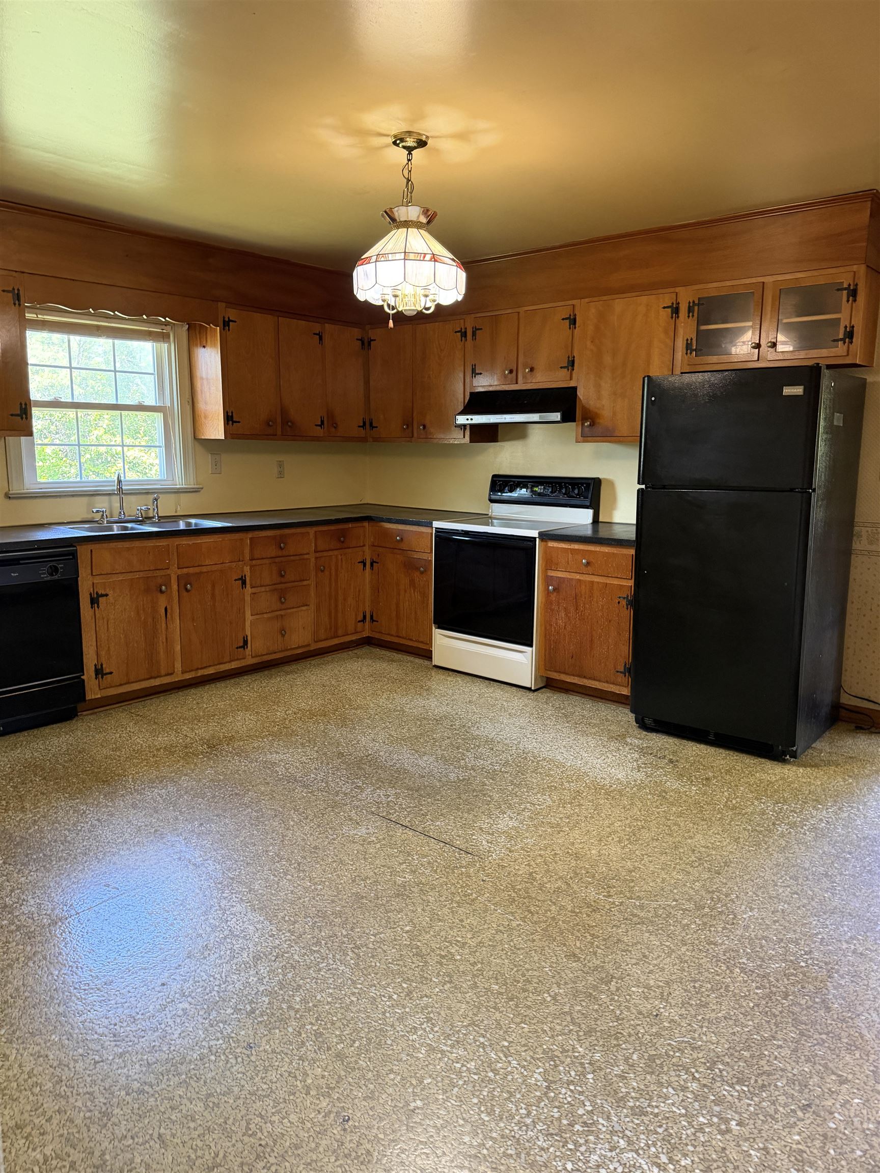 845 3rd Street Waynesboro, VA 22980 - Photo 12 of 31