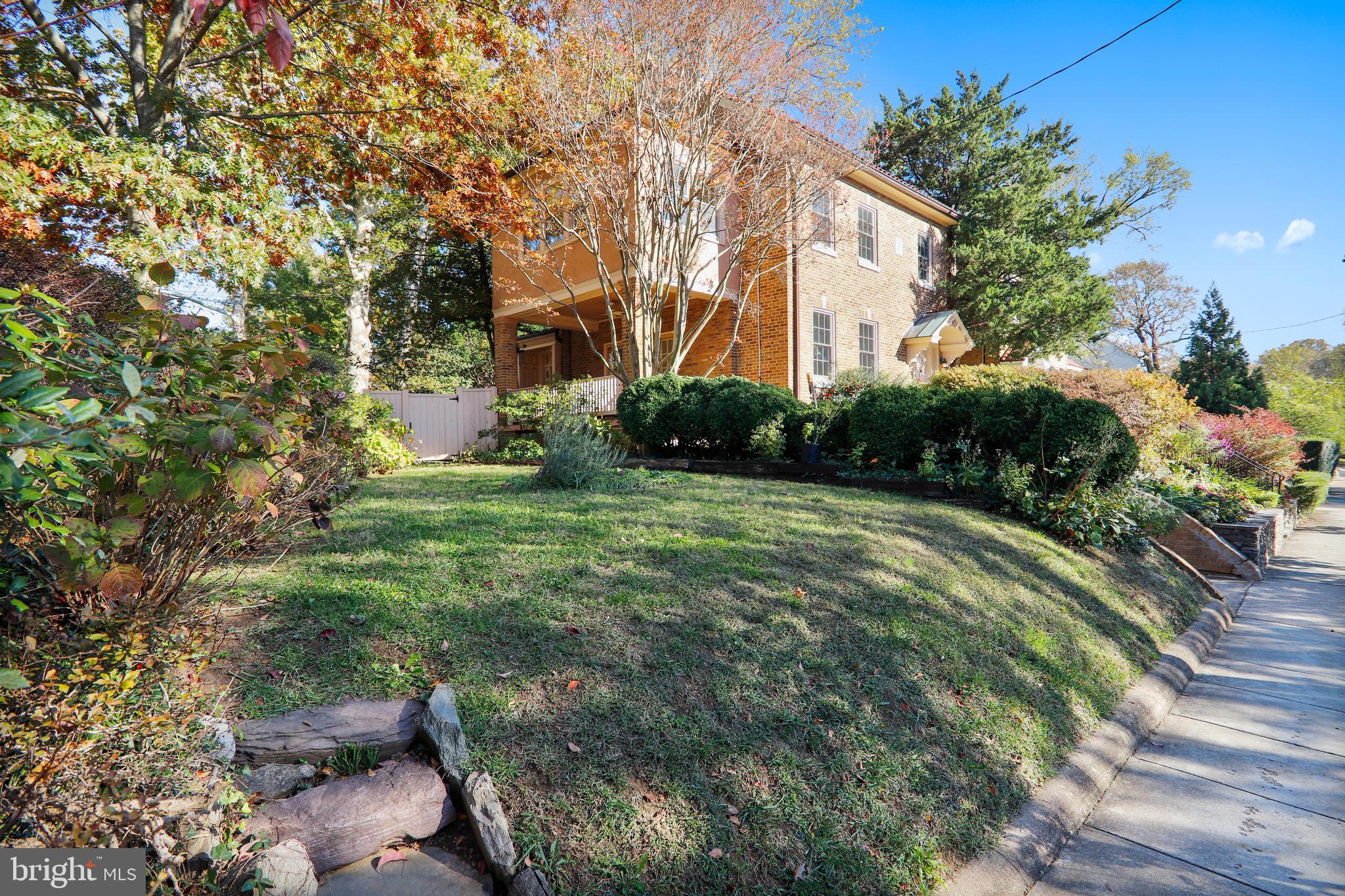 6111 Broad Branch Road Northwest Washington, DC 20015 - Photo 46 of 46 View of Side yard from the corner.
