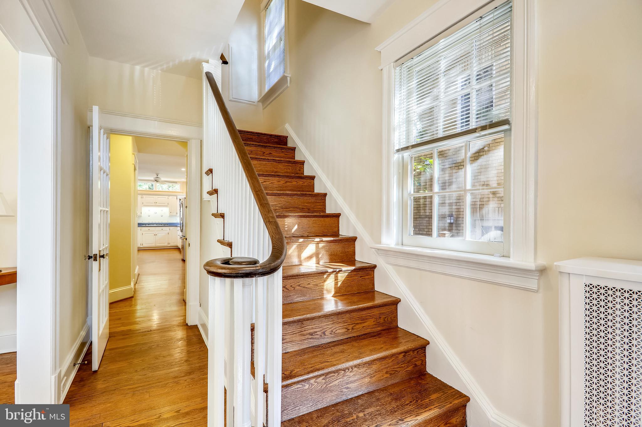 6111 Broad Branch Road Northwest Washington, DC 20015 - Photo 7 of 46 Foyer