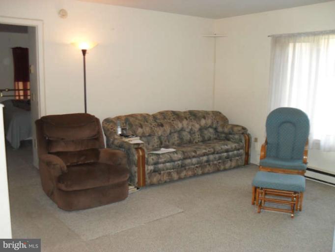 2625 Dublin Road Street, MD 21154 - Photo 10 of 28 Living Room