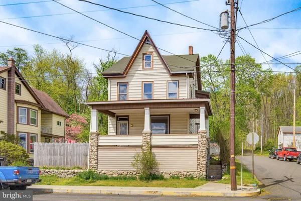 $175,000 | 1947 East Grand Avenue, Tower City, PA 17980