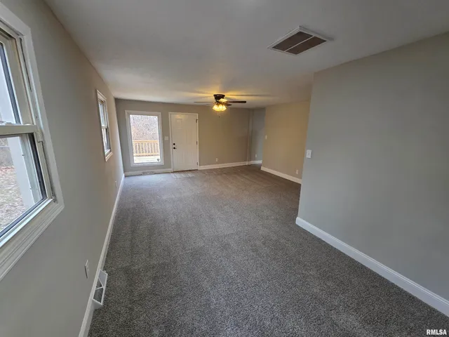 $179,900 | 9 Bryant Lane, Springfield, IL 62702