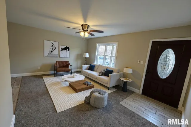 $179,900 | 9 Bryant Lane, Springfield, IL 62702