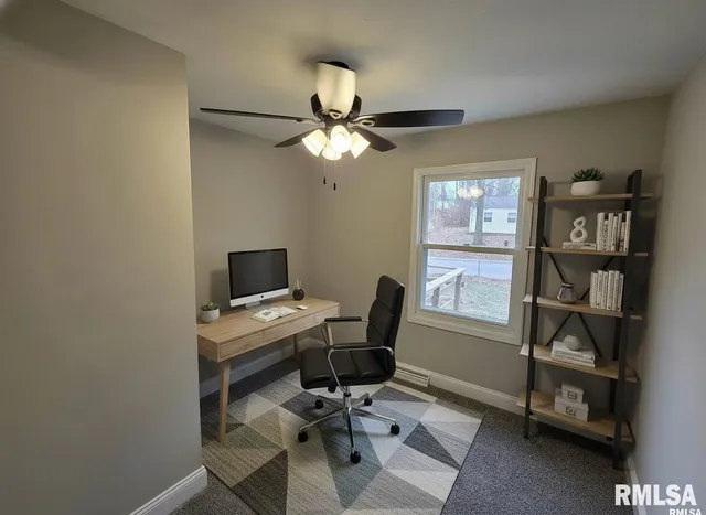 $179,900 | 9 Bryant Lane, Springfield, IL 62702