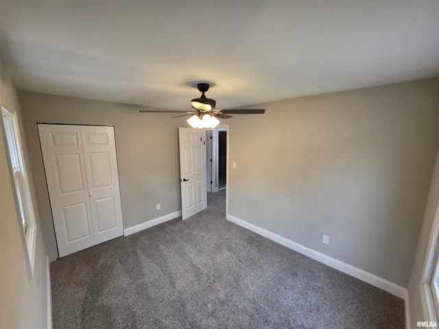 $179,900 | 9 Bryant Lane, Springfield, IL 62702