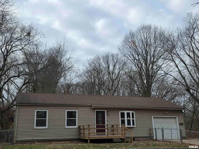 $179,900 | 9 Bryant Lane, Springfield, IL 62702