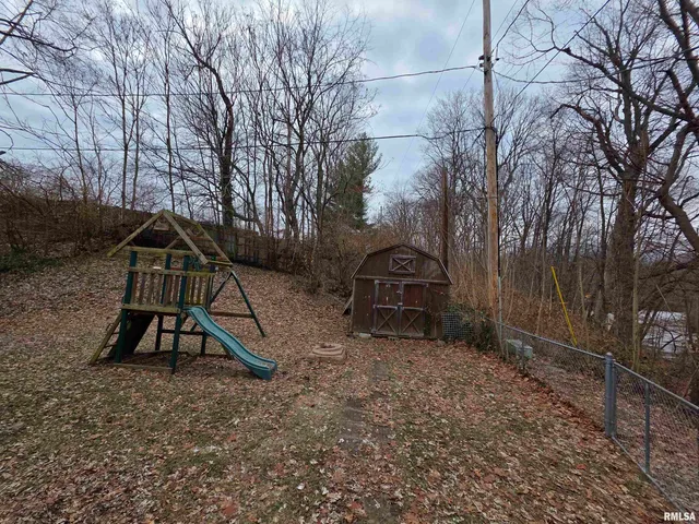 $179,900 | 9 Bryant Lane, Springfield, IL 62702