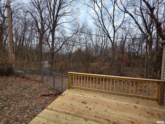 $179,900 | 9 Bryant Lane, Springfield, IL 62702