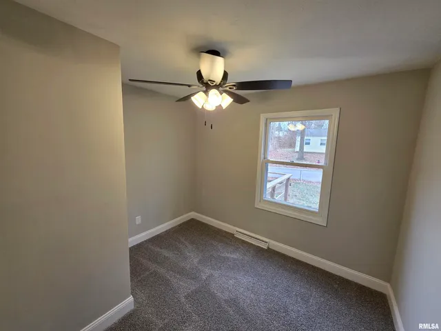 $179,900 | 9 Bryant Lane, Springfield, IL 62702