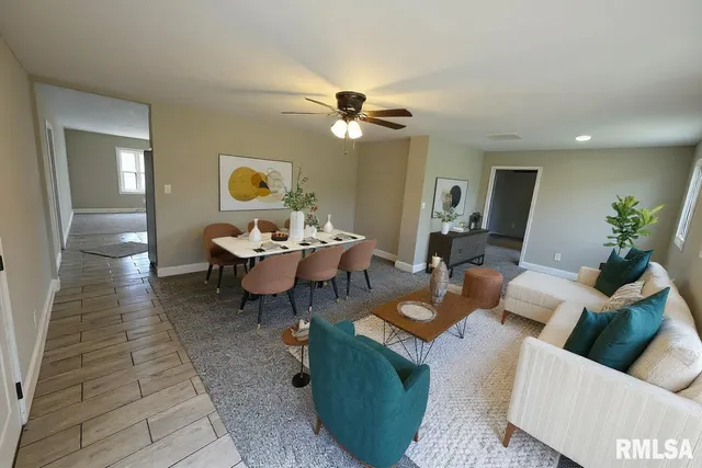 $179,900 | 9 Bryant Lane, Springfield, IL 62702