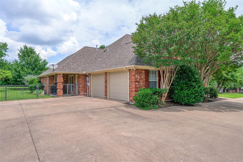 39 Preakness Place Road Van Alstyne, TX 75495 - Photo 3 of 40