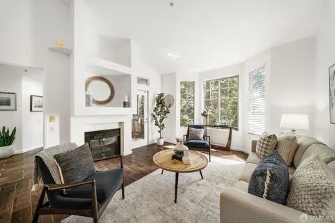 $359,000 | 280 Caldecott Lane, Unit 321, Oakland, CA 94618