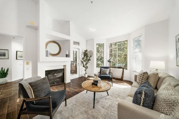 $359,000 | 280 Caldecott Lane, Unit 321, Oakland, CA 94618
