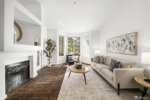 $359,000 | 280 Caldecott Lane, Unit 321, Oakland, CA 94618