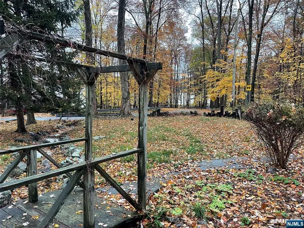 $2,500 | 138 Bearfort Road, West Milford, NJ 07480