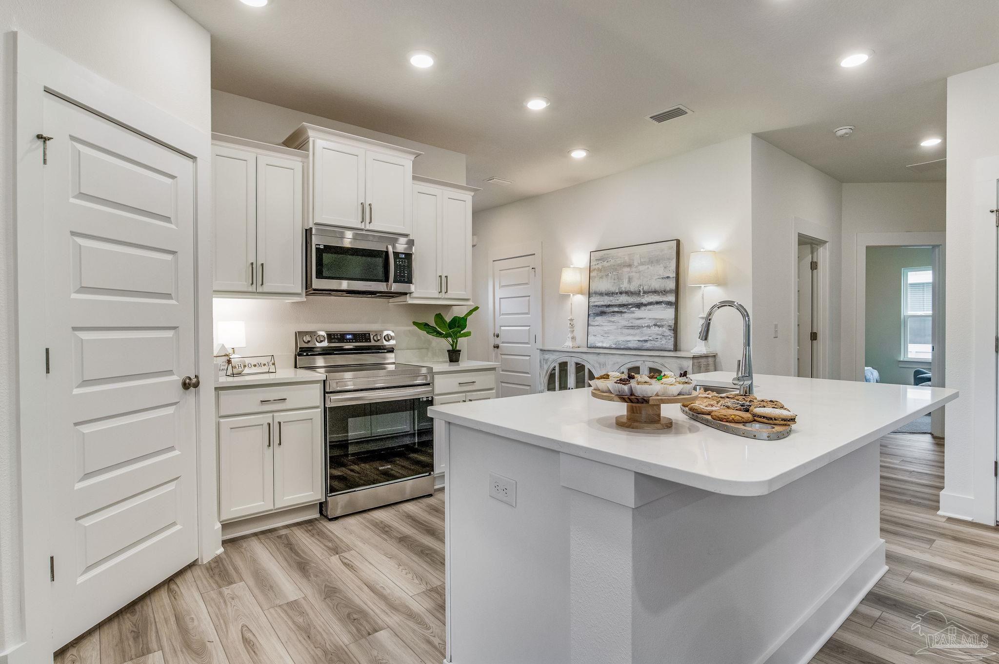 1949 Westhill Drive Cantonment, FL 32533 - Photo 3 of 35