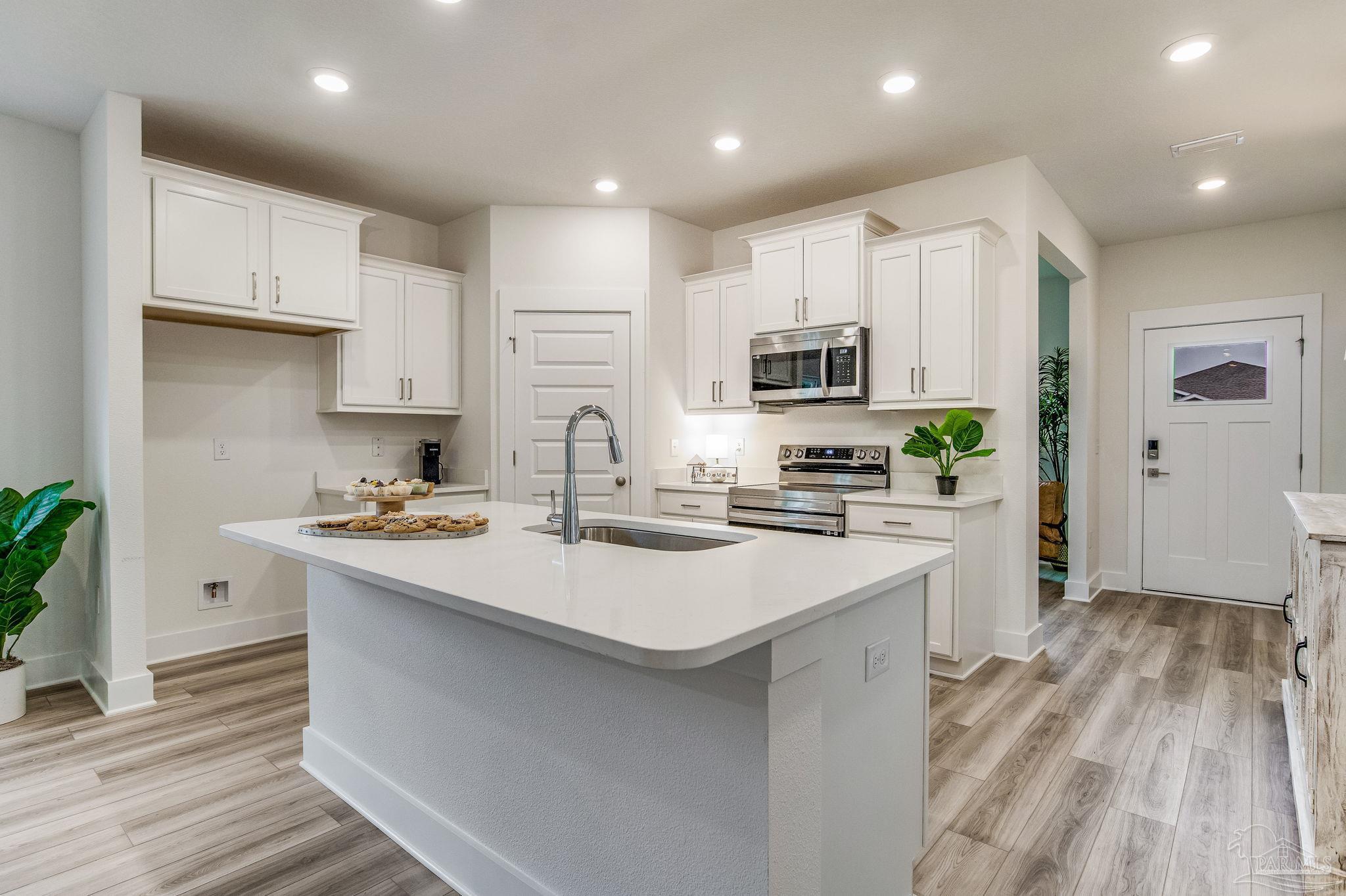 1949 Westhill Drive Cantonment, FL 32533 - Photo 4 of 35